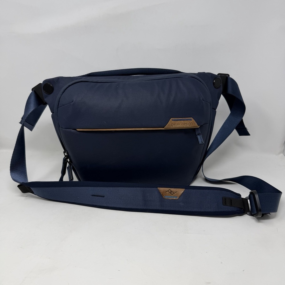Peak Design Everyday Sling 6L Blue Padded Nylon Camera/Lens Bag Adjustable Strap